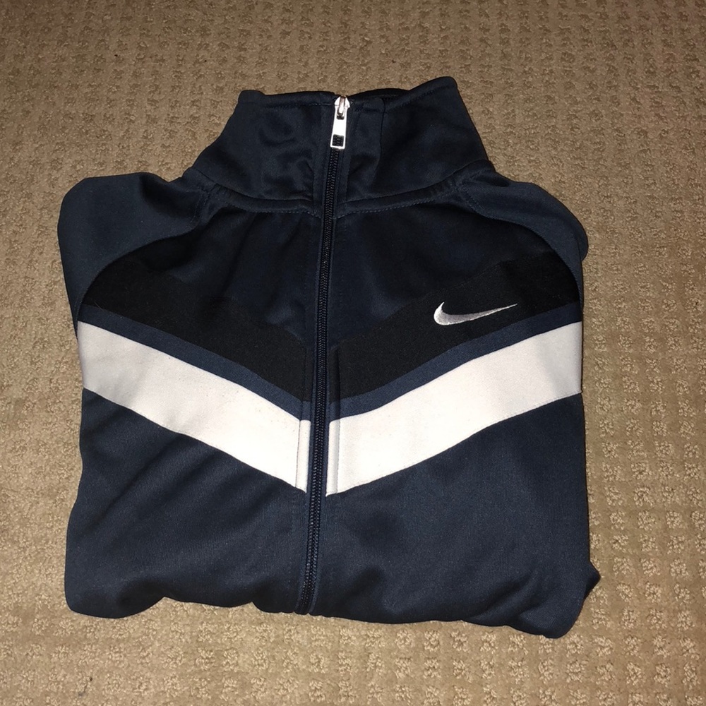 Men’s NIKE zip up sweatshirt